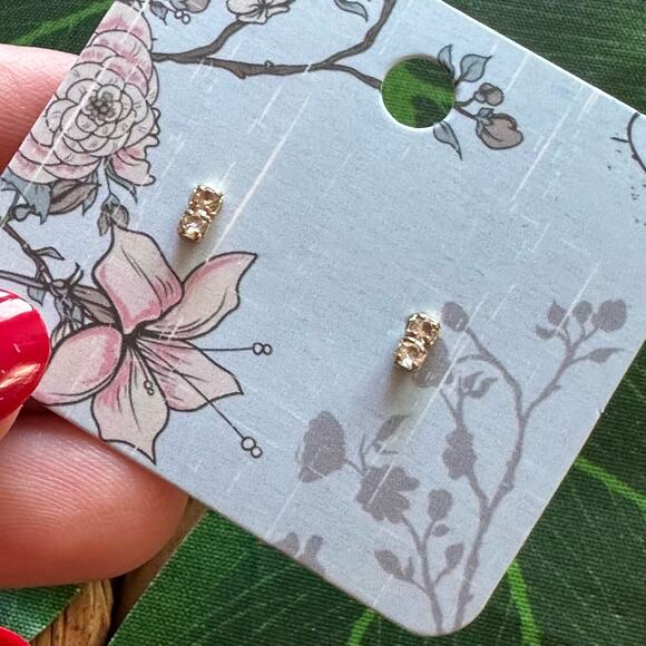 BOGO FREE TINY POST CRYSTALS EARRINGS (second hole?) - Picture 1 of 6